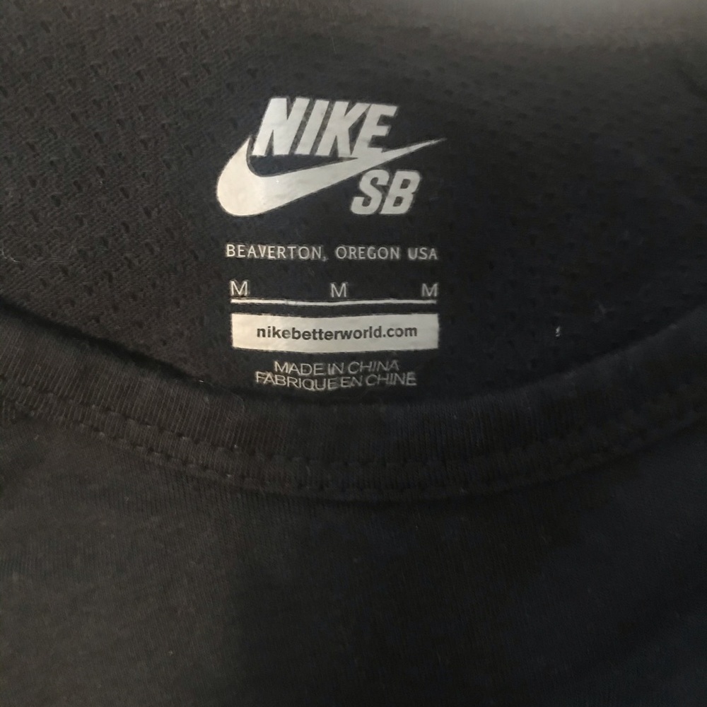 Men’s Nike shirt